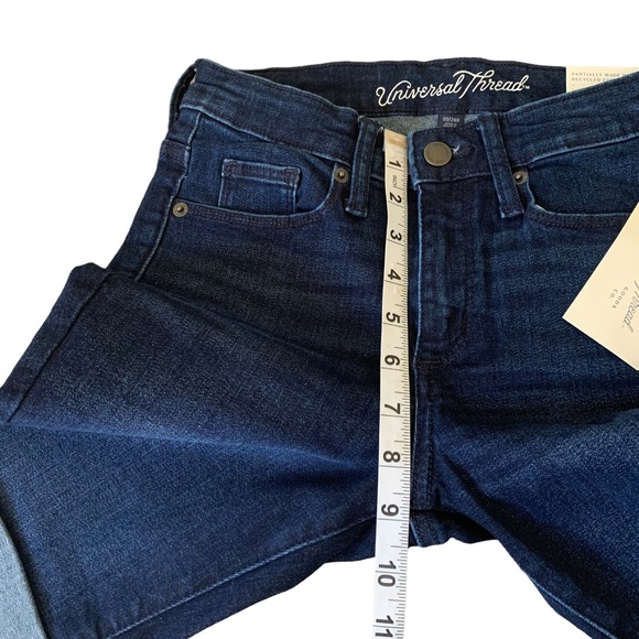 Universal Thread NWT Womens High-Rise Bermuda Blue Jean Shorts Size 00 24” Waist - Picture 4 of 8